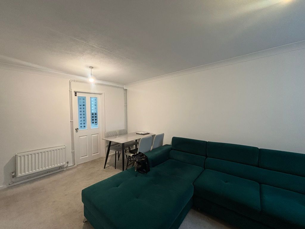 Property photo 2 of 10 Living Room