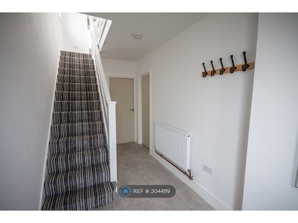 Property photo 3 of 9 Ground Floor Hallway