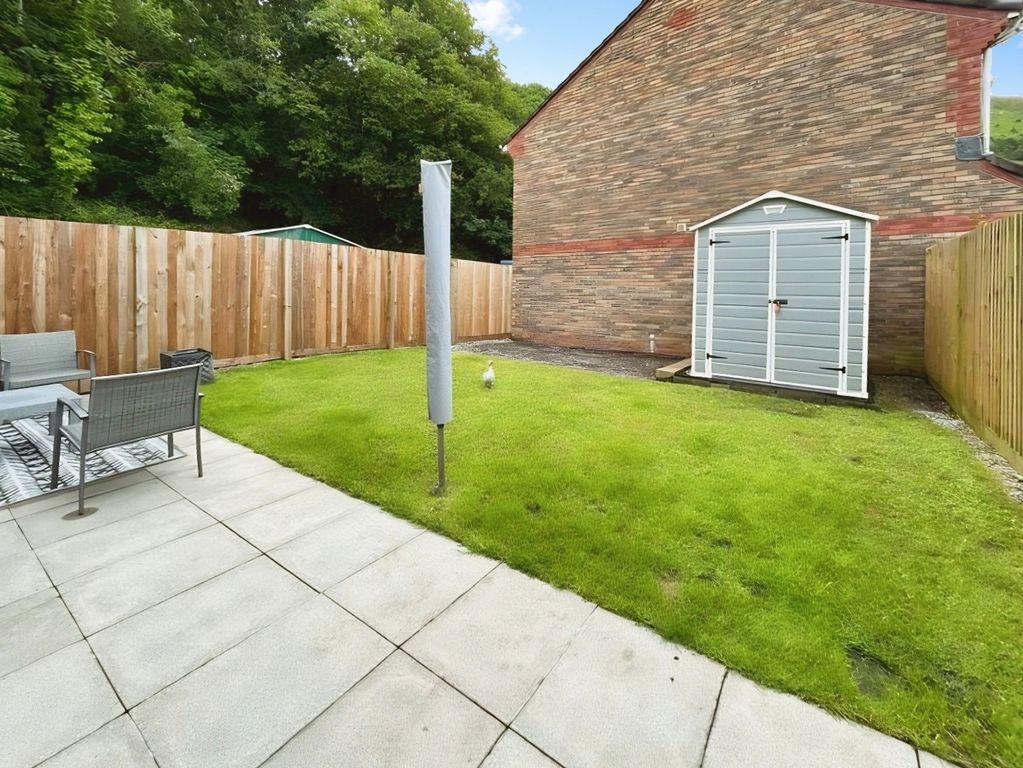 Property photo 2 of 25