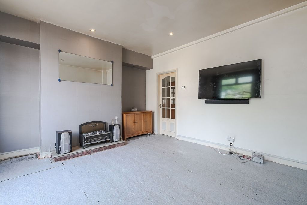 Property photo 2 of 18 4071898
