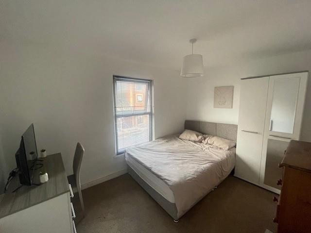 Property photo 1 of 5 Bedroom