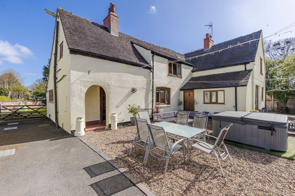 Property photo 3 of 37