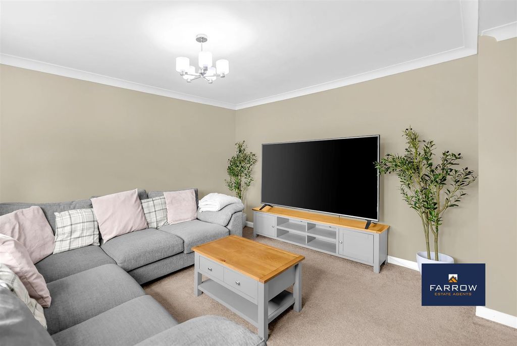 Property photo 3 of 30 Living Room