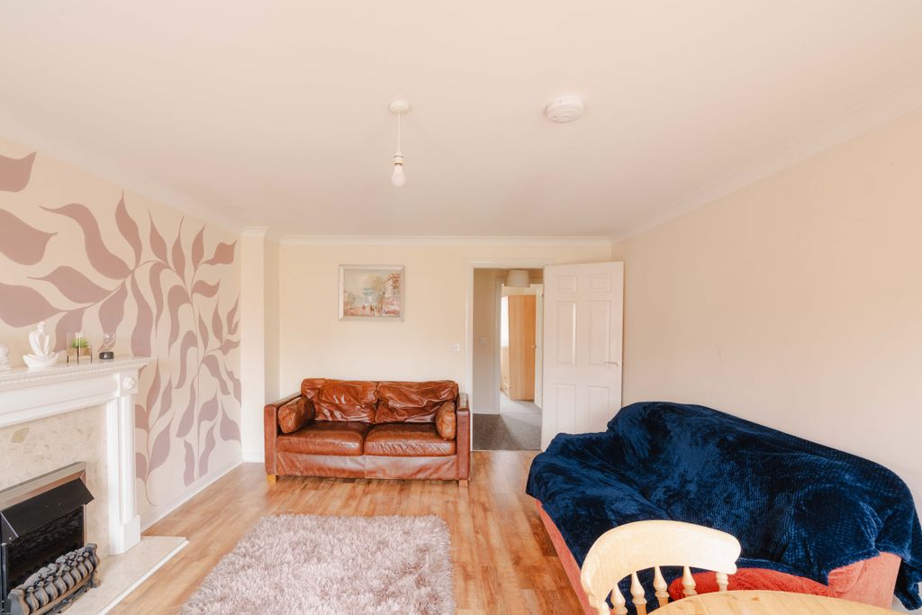 Property photo 3 of 23 8