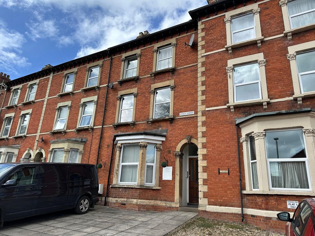 Property photo 2 of 8 Photograph