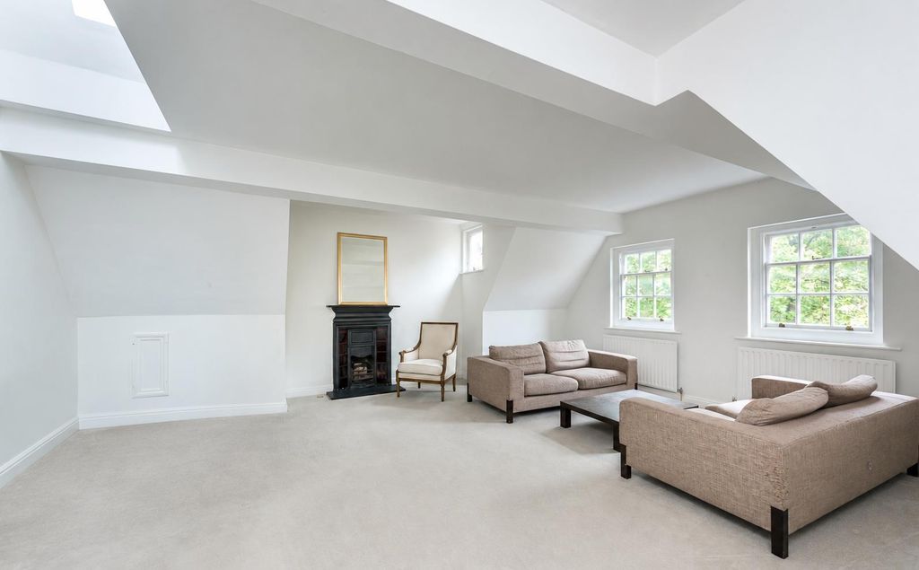 Property photo 1 of 15 Reception Overlooking Communal Gardens.Jpg