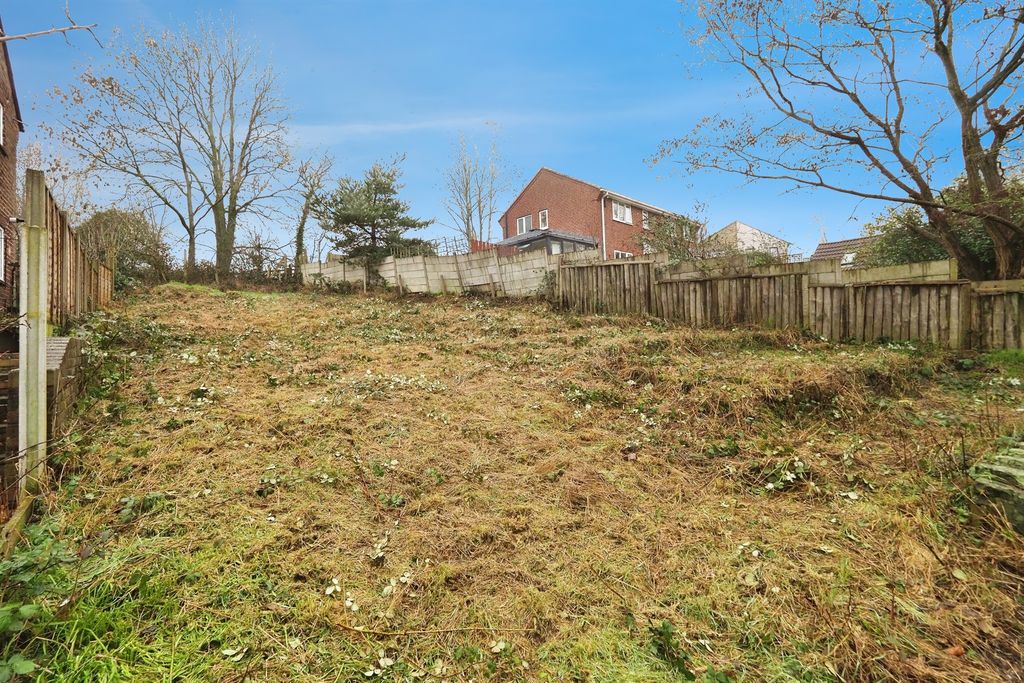 Property photo 2 of 9