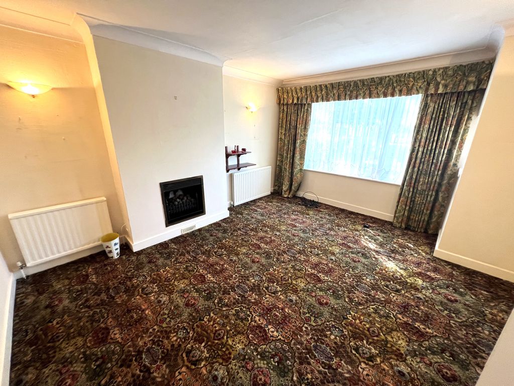 Property photo 2 of 21 Lounge1 (1)