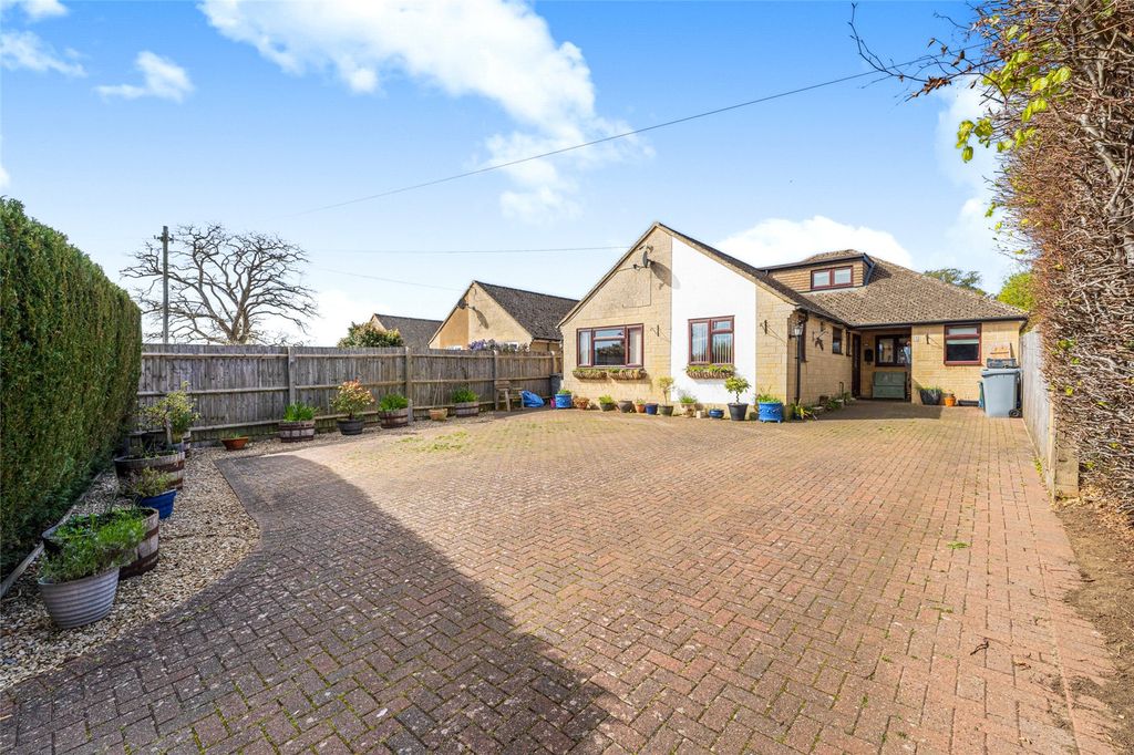 Property photo 1 of 17 Picture No. 01