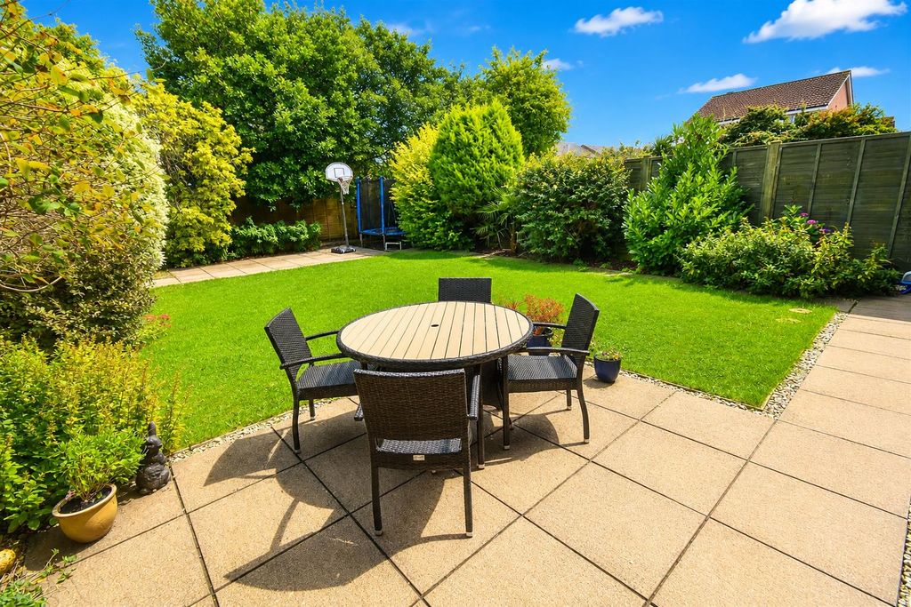 Property photo 2 of 14