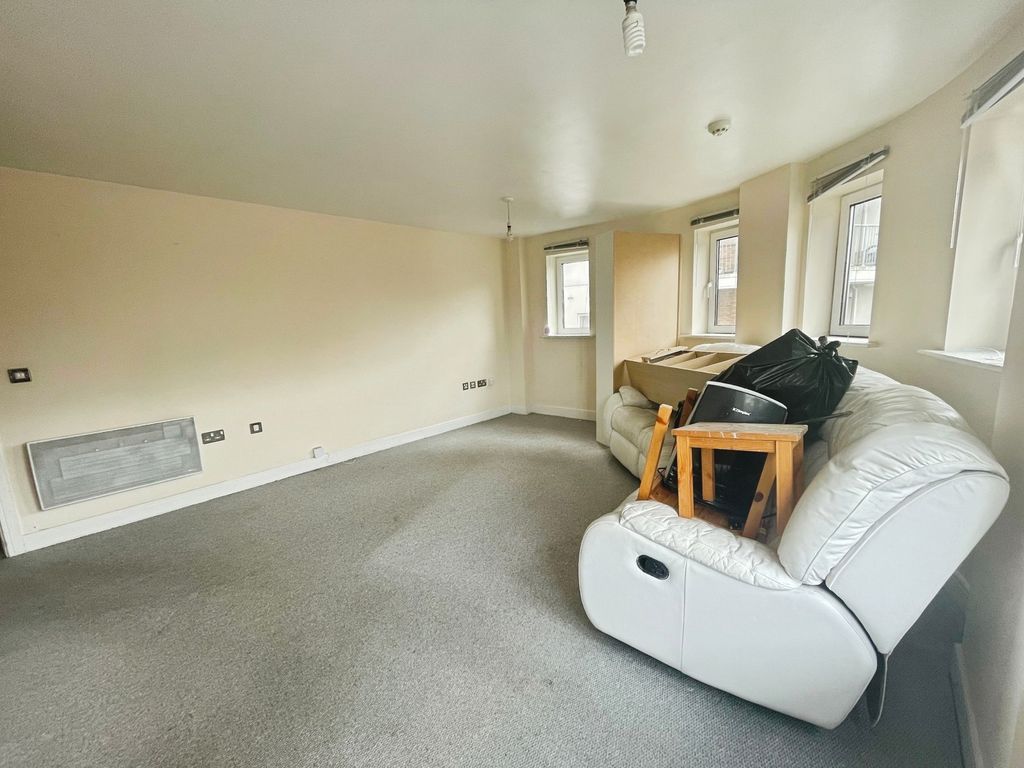 Property photo 3 of 10 Pbox-Img.Jpg