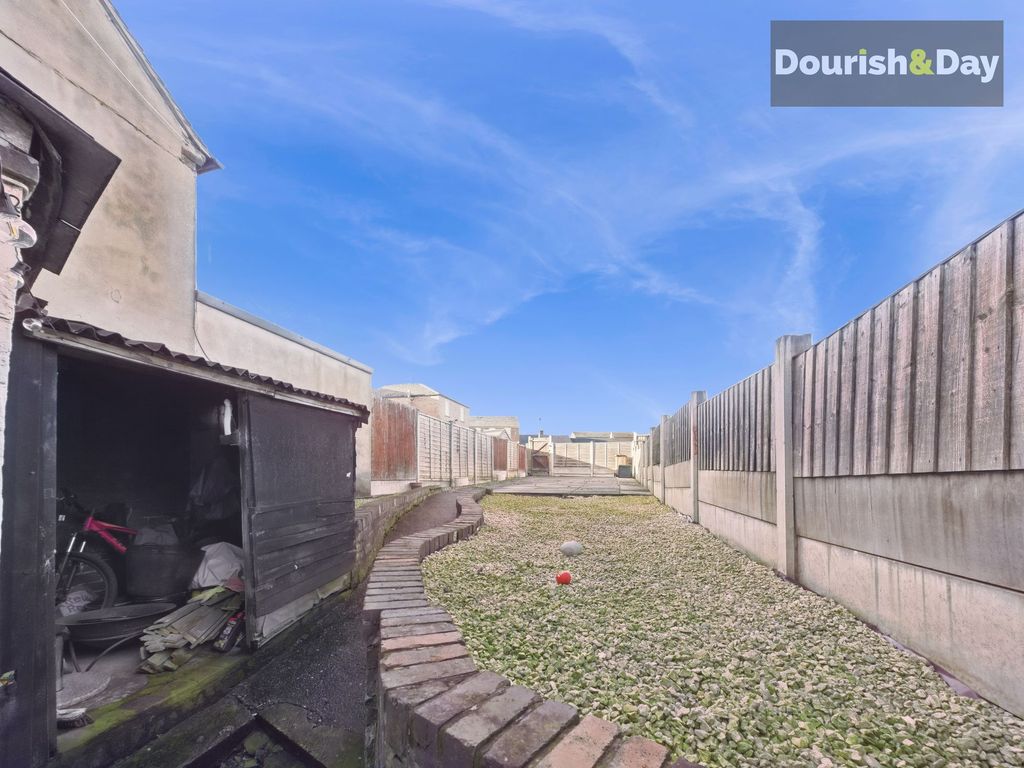 Property photo 3 of 14