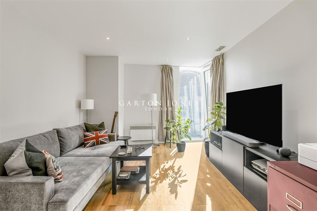 Property photo 2 of 16 Reception