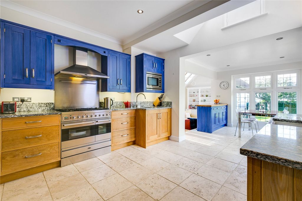 Property photo 3 of 19