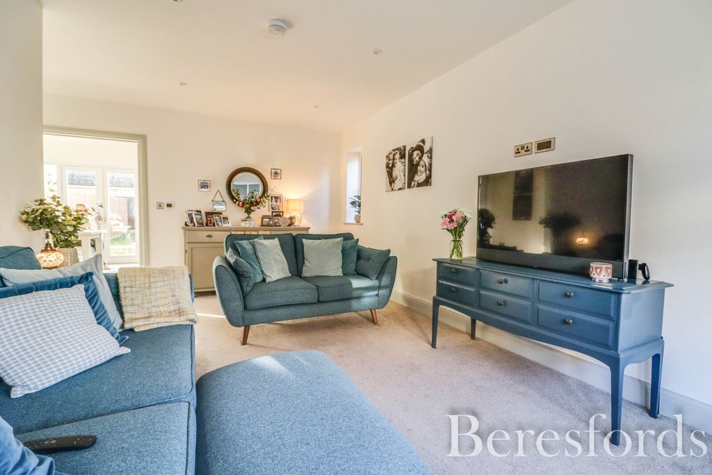 Property photo 2 of 23 Picture No. 27