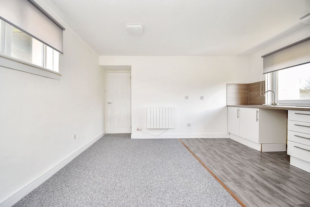 Property photo 3 of 7 Kitchen/Dining Angle 2