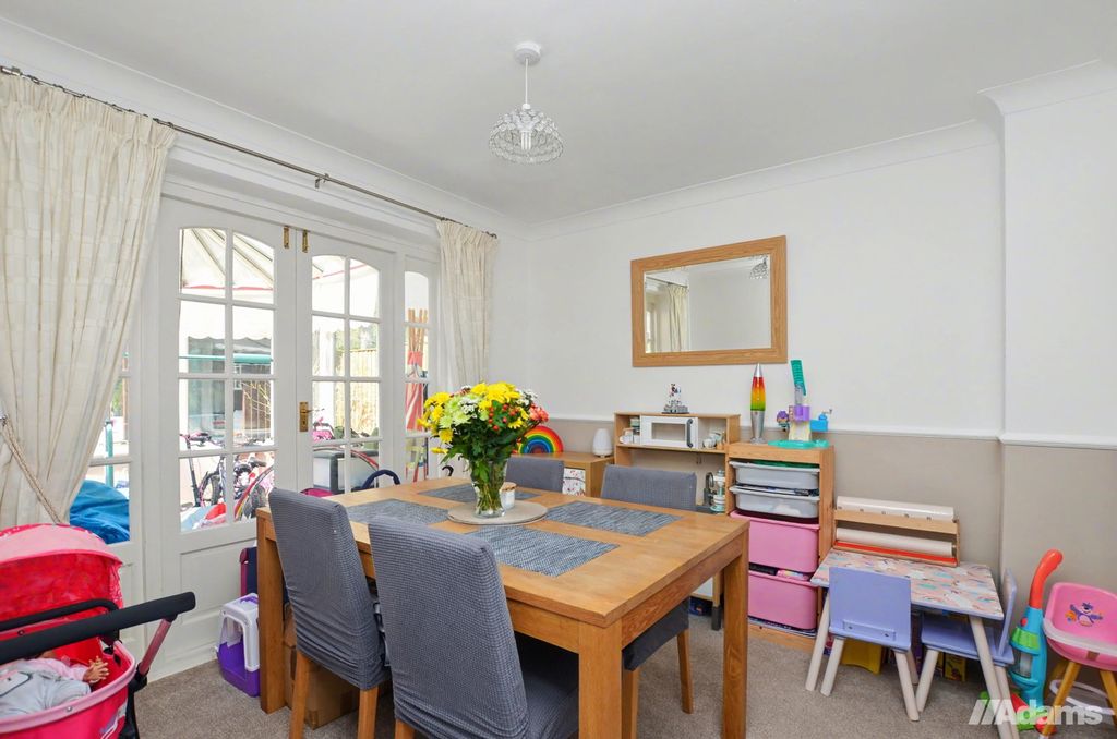 Property photo 3 of 31