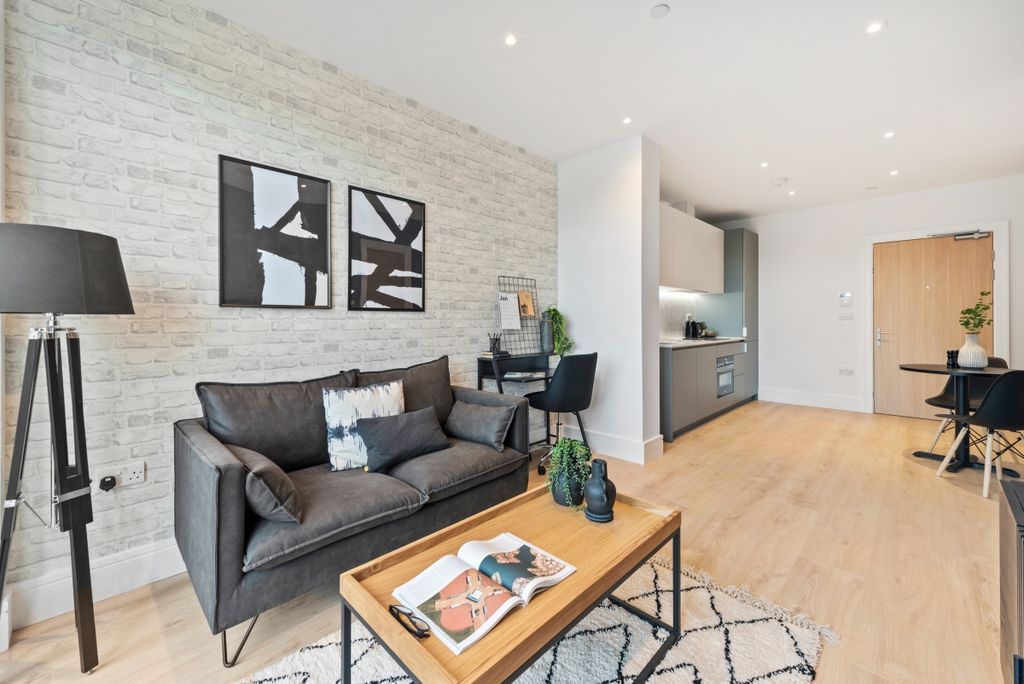 Property photo 1 of 6 Syward Place, F2 Ph6