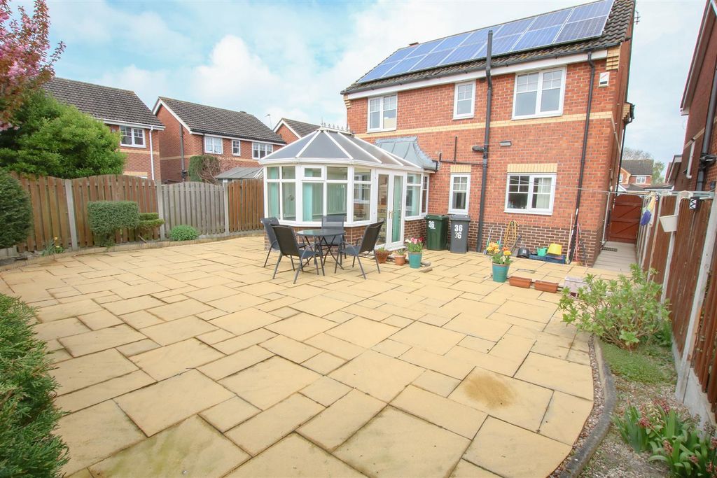 Property photo 1 of 21 Rear Garden