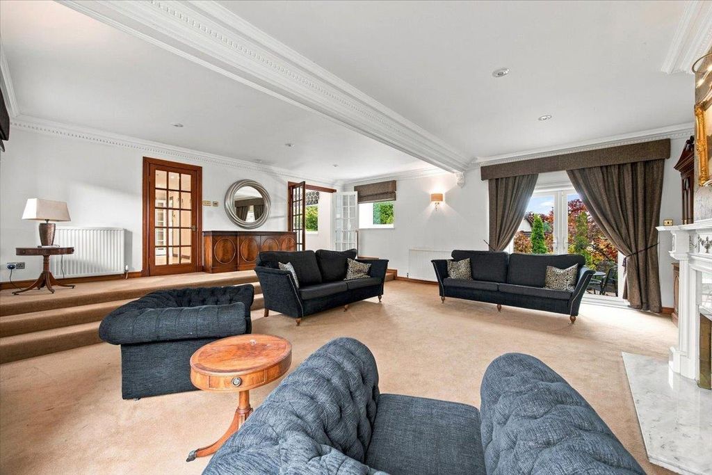 Property photo 2 of 37 14-16_Turnberry_Gardens_Cumbernauld_014.Jpg
