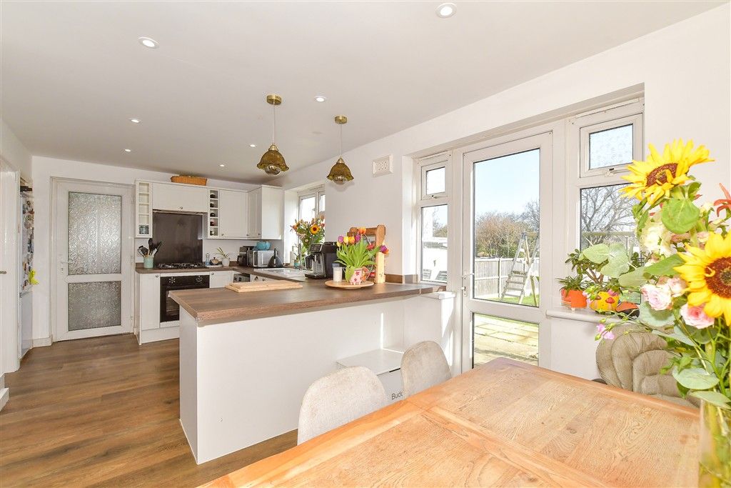 Property photo 3 of 9 Dining Area