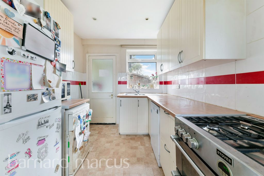 Property photo 3 of 20