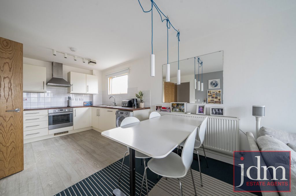 Property photo 1 of 11 16794372-618F-4A3...