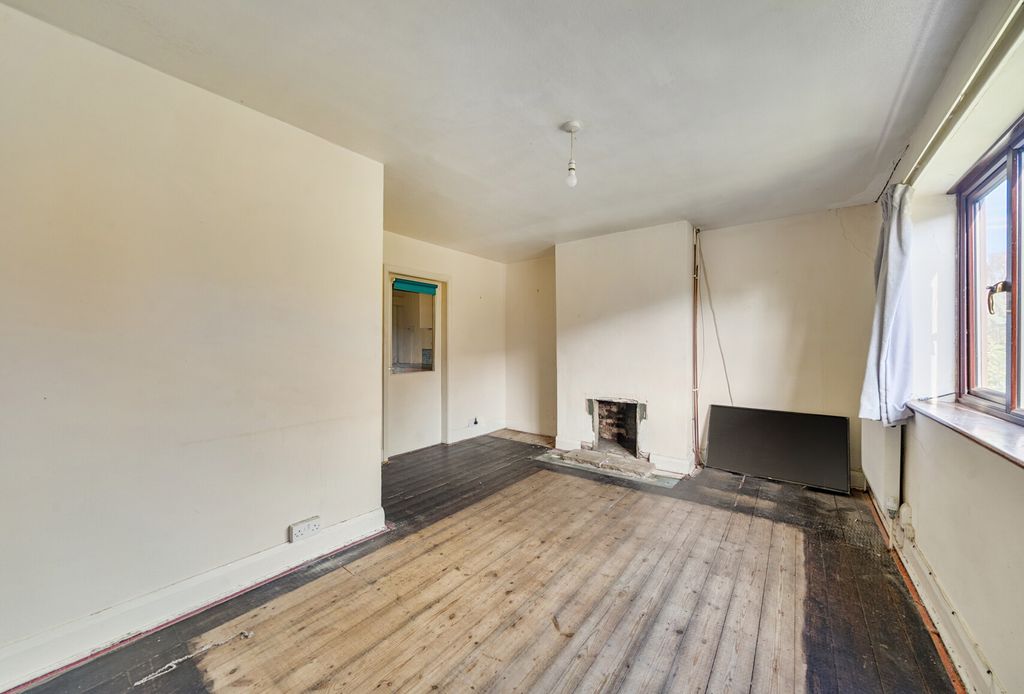 Property photo 2 of 10 1375695-4-6909d5c...