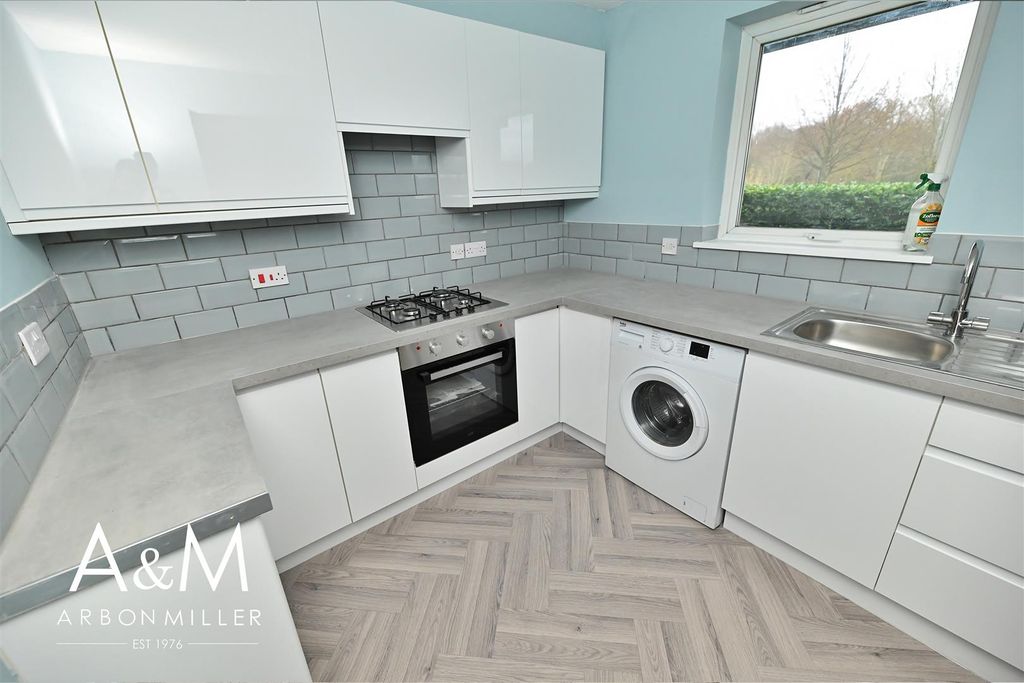Property photo 2 of 18 Kitchen