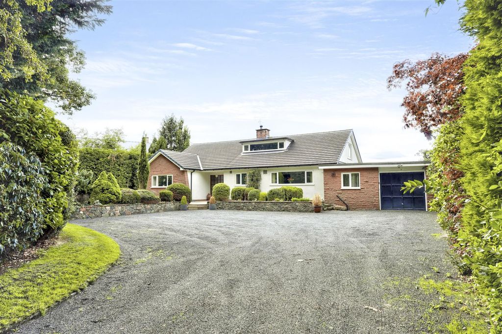 Property photo 1 of 40 Whinfell Spinney