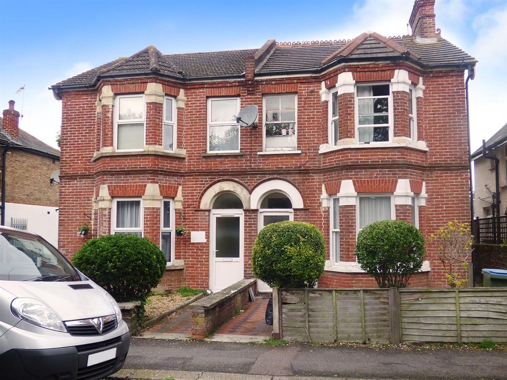 Property photo 1 of 6