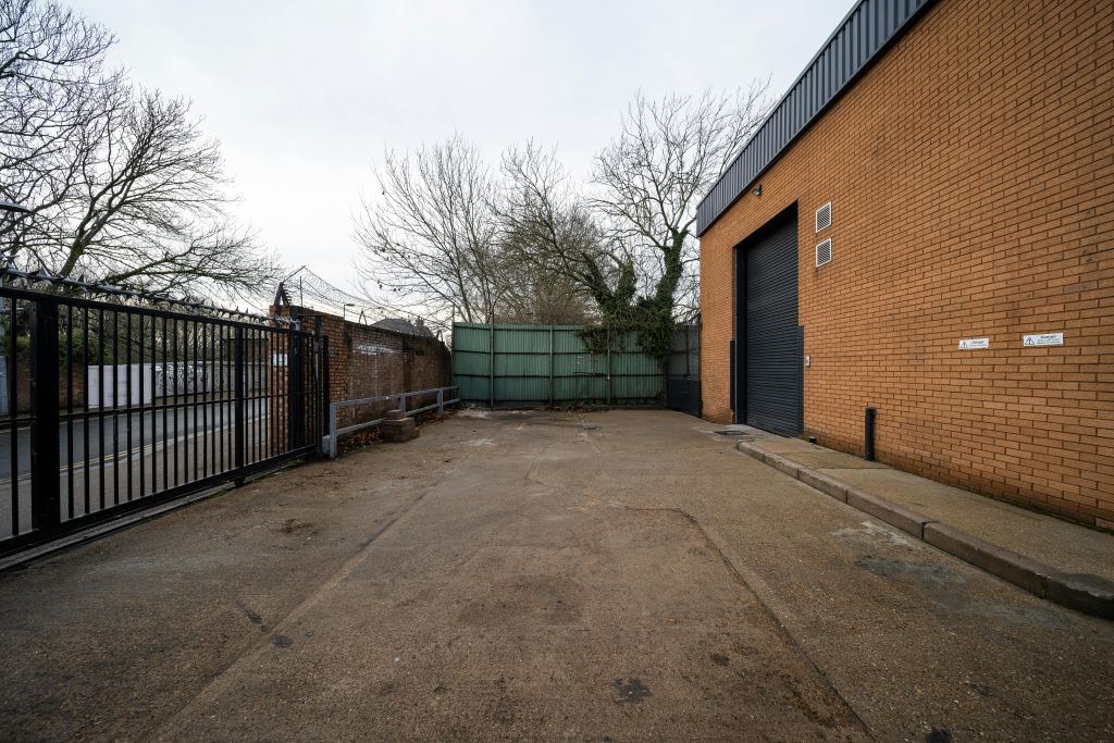 Property photo 3 of 10 Unit 2 Church Road Leyton 68.Jpg