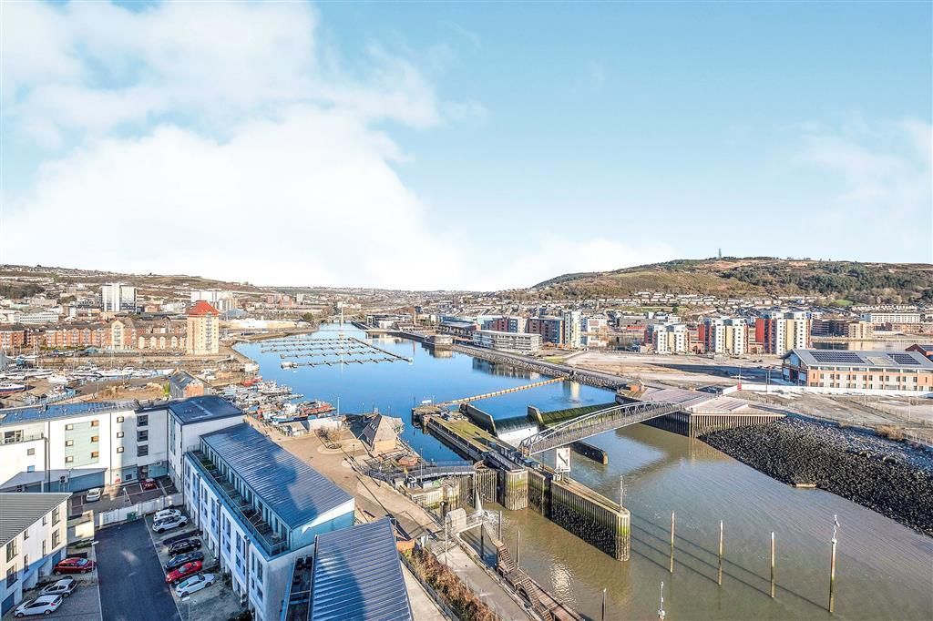 Property photo 2 of 8 View