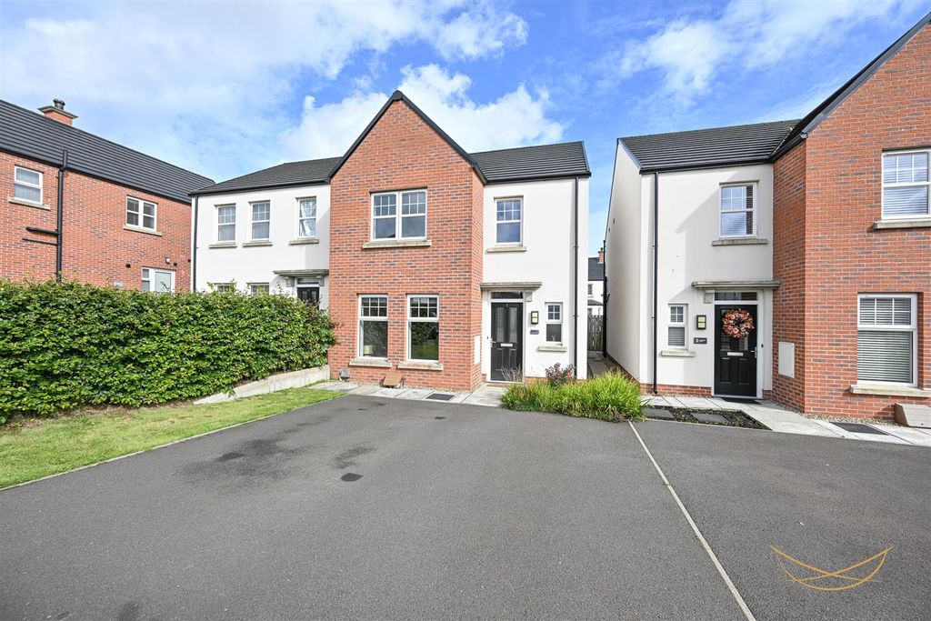 Property photo 1 of 40 Dhp-2.Jpg