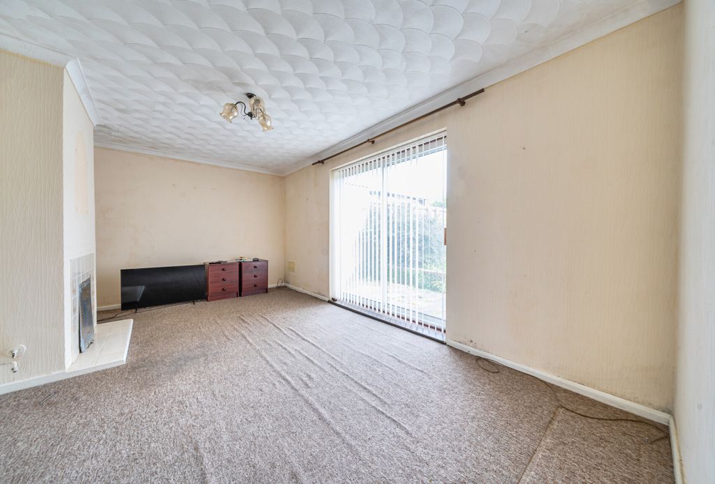 Property photo 2 of 21 Lounge