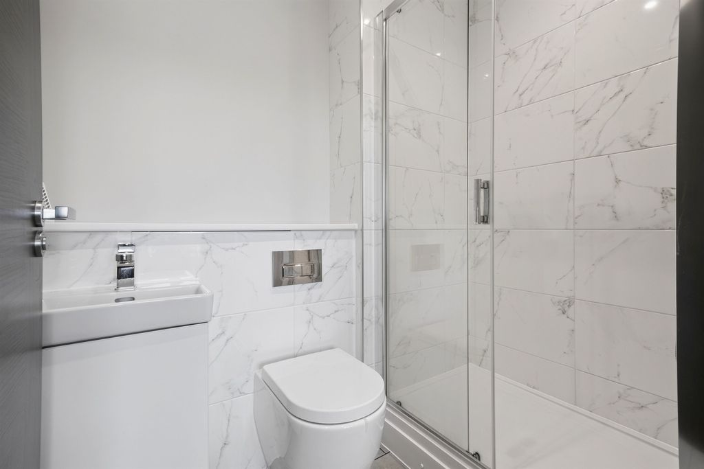 Additional image 7 of 2 bed penthouse for saleJardine Avenue, Falkirk FK2