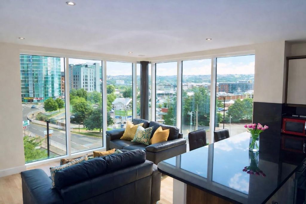 Property photo 2 of 13