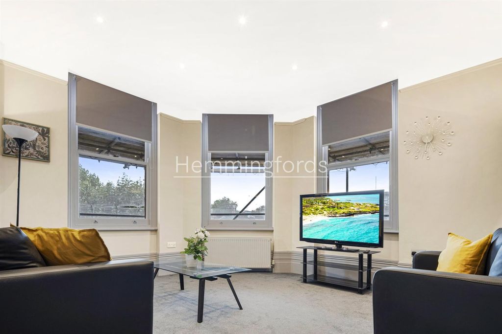Property photo 1 of 8
