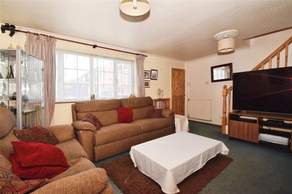 Property photo 2 of 17 Lounge