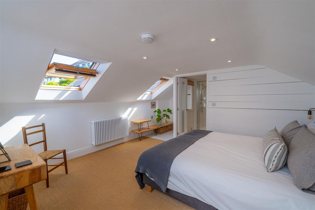 Property photo 3 of 17 Ye Old Carpenter_S, Coverack-12.Jpg