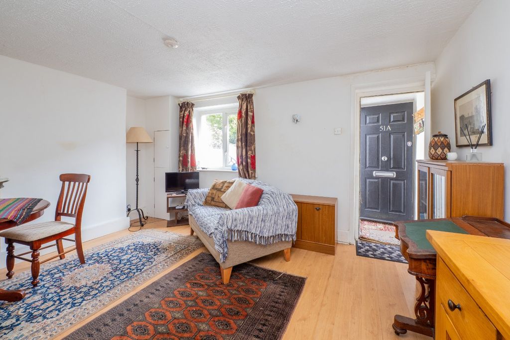 Property photo 3 of 16 Picture No. 05