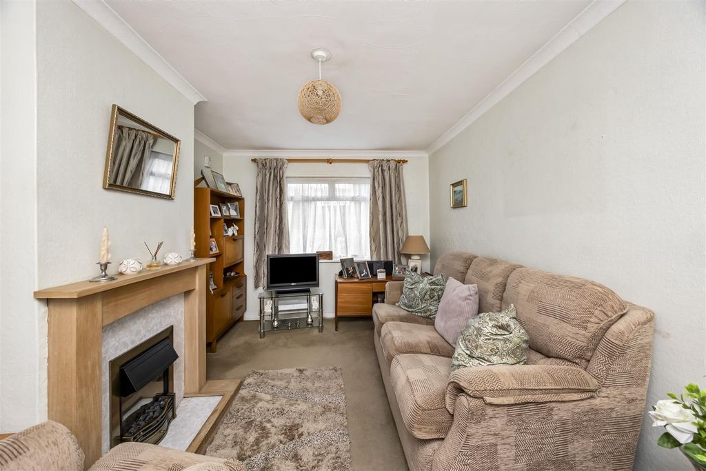 Property photo 2 of 19 Living Room