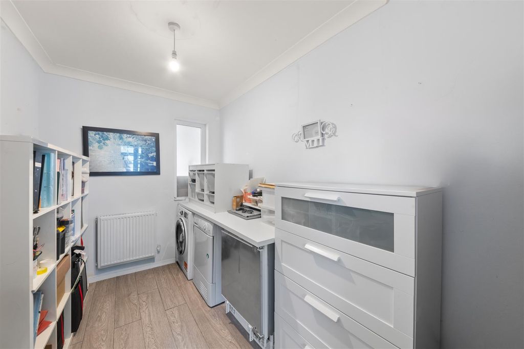Additional image 15 of 5 bed semi-detached house for saleWhittington Avenue, Hayes UB4