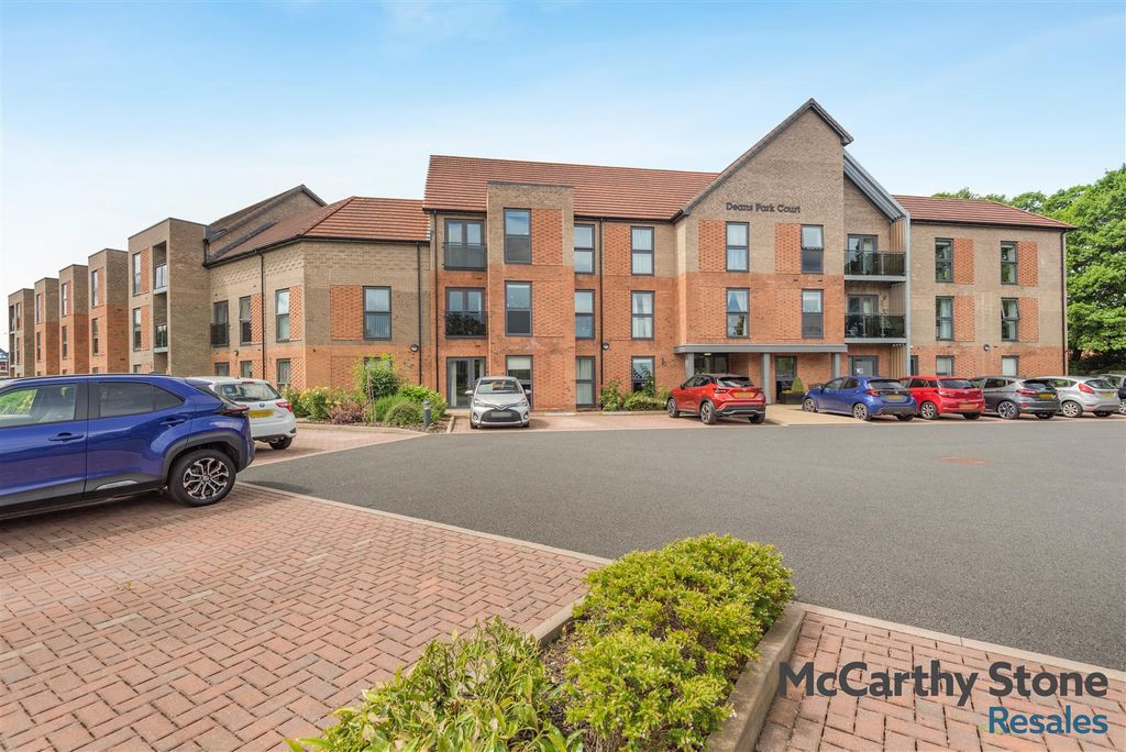 Property photo 1 of 22 8695483-Exterior02.Jpg