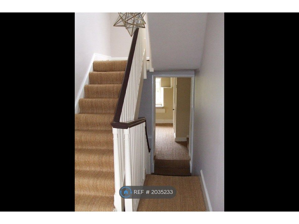 Property photo 3 of 28 Hall & Landing