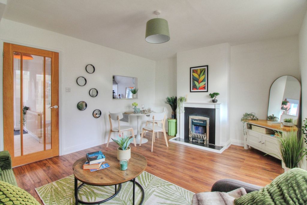 Property photo 3 of 20