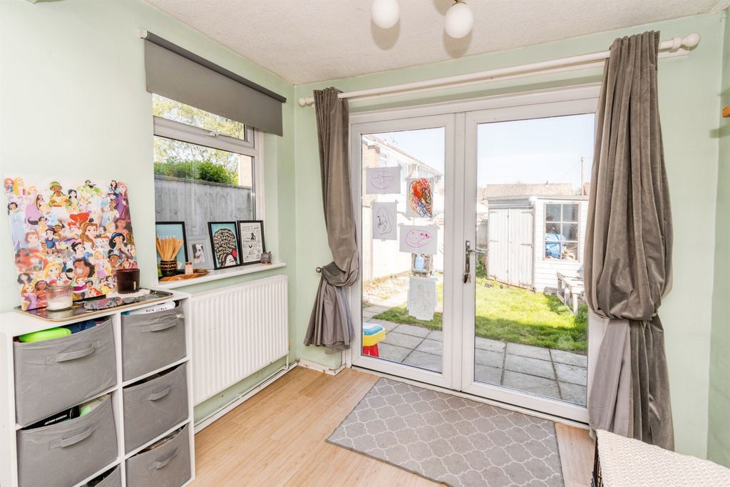 Property photo 3 of 18