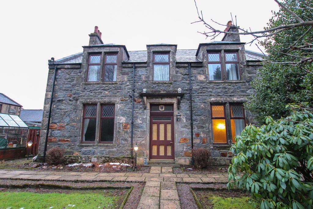 Property photo 1 of 28