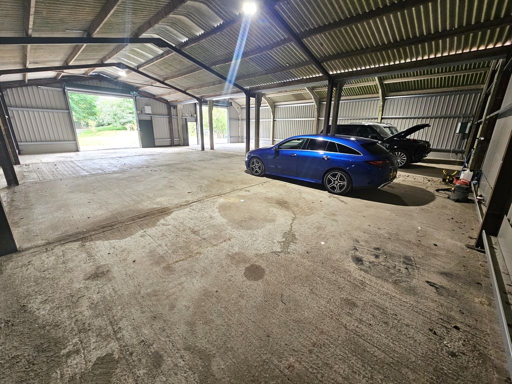 Property photo 2 of 8