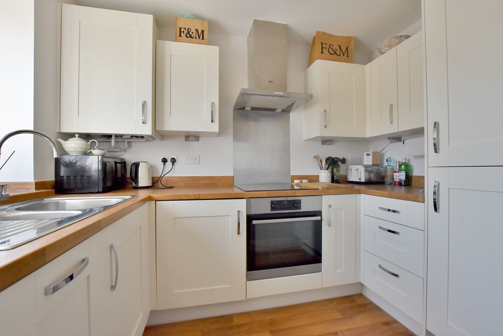 Property photo 3 of 9 11